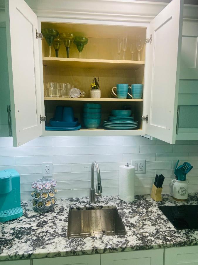 Beautiful And Comfortable Rom Apt # 2 Tampa Extérieur photo